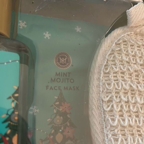 Modern‎ Expressions Relax & Un-Wine Body Care Gift Set. NEW! - Picture 6 of 8